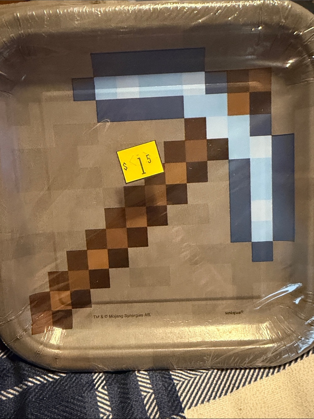 Minecraft Pixel Pickaxe Disposable Party Plate